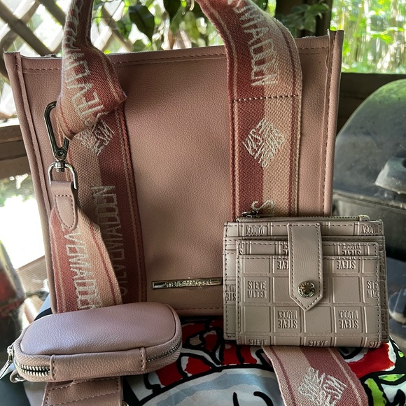 Steve Madden Pink Tote Bag Set - Picture 1 of 9